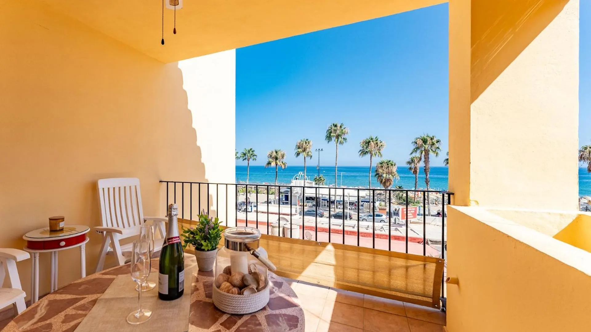 Apartment Malagasuite Las Palmeras Torremolinos Spain